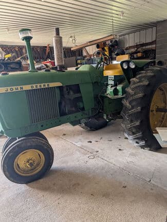 Image of John Deere 3010 Image 1