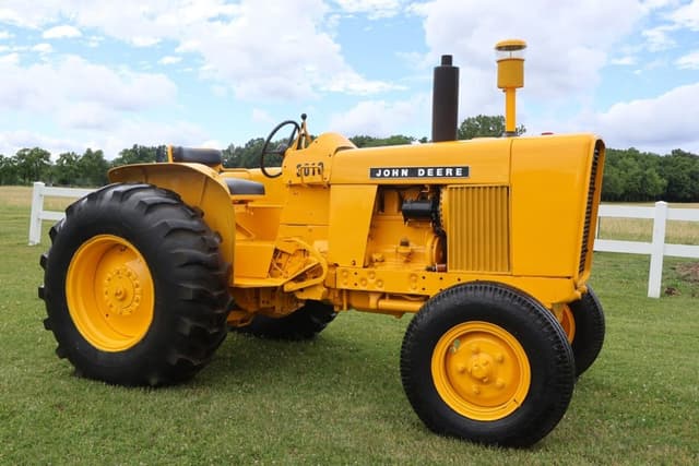Image of John Deere 3010 equipment image 1