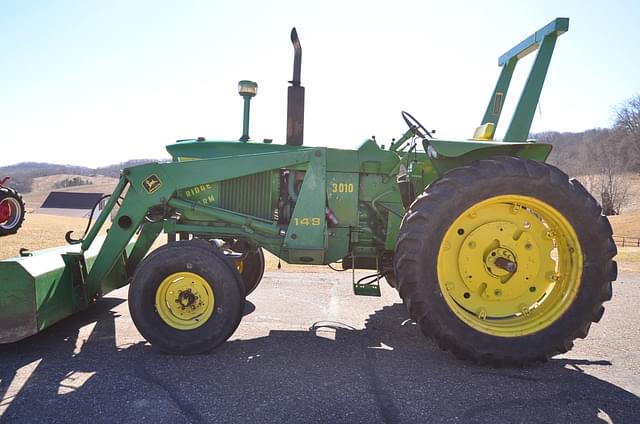 Image of John Deere 3010 equipment image 2