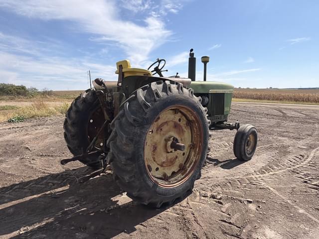 Image of John Deere 3010 equipment image 4