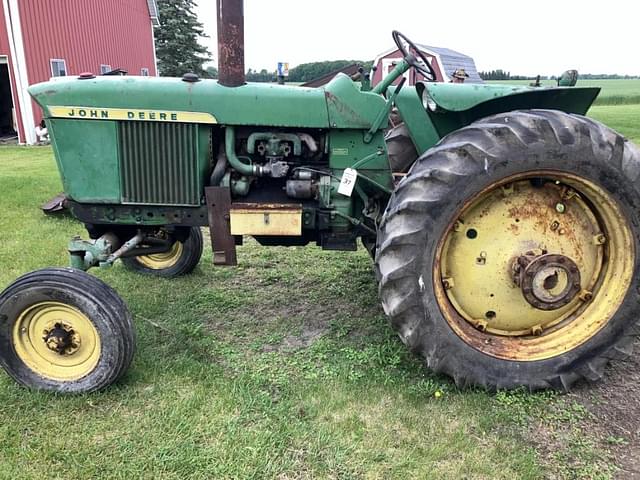 Image of John Deere 3010 equipment image 2