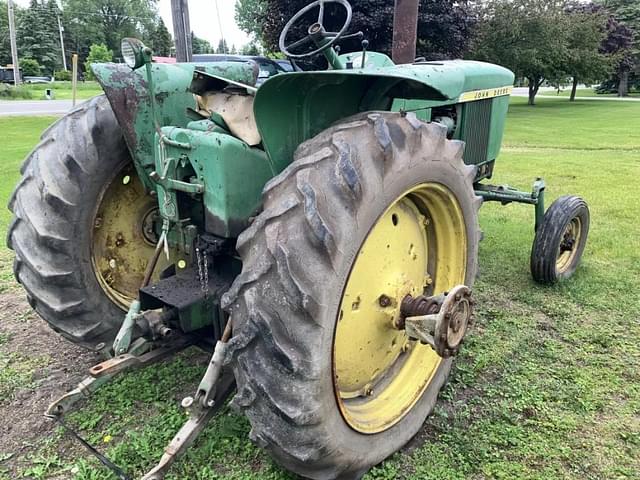 Image of John Deere 3010 equipment image 4