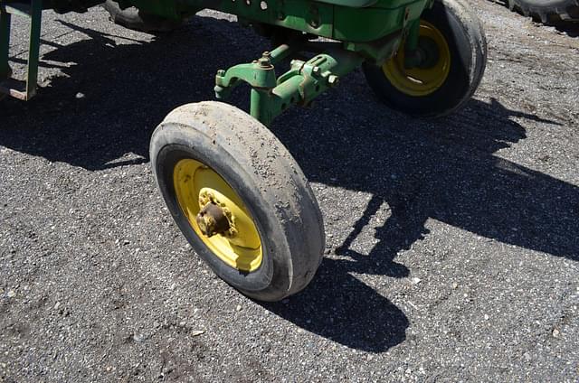 Image of John Deere 3010 equipment image 3