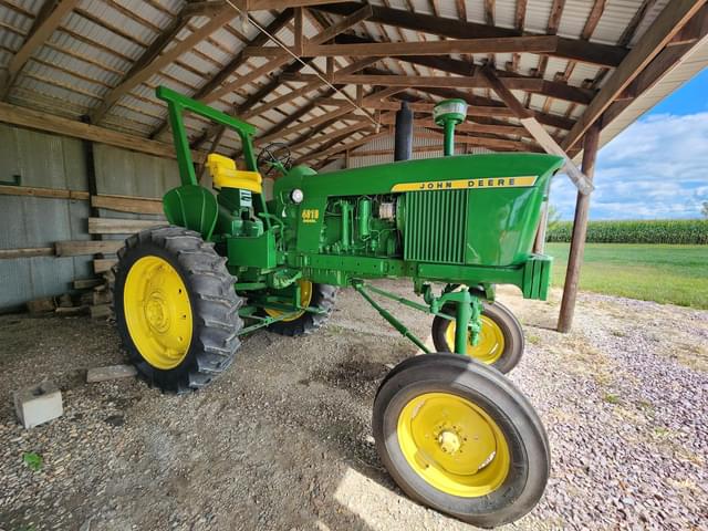 Image of John Deere 4010 equipment image 1