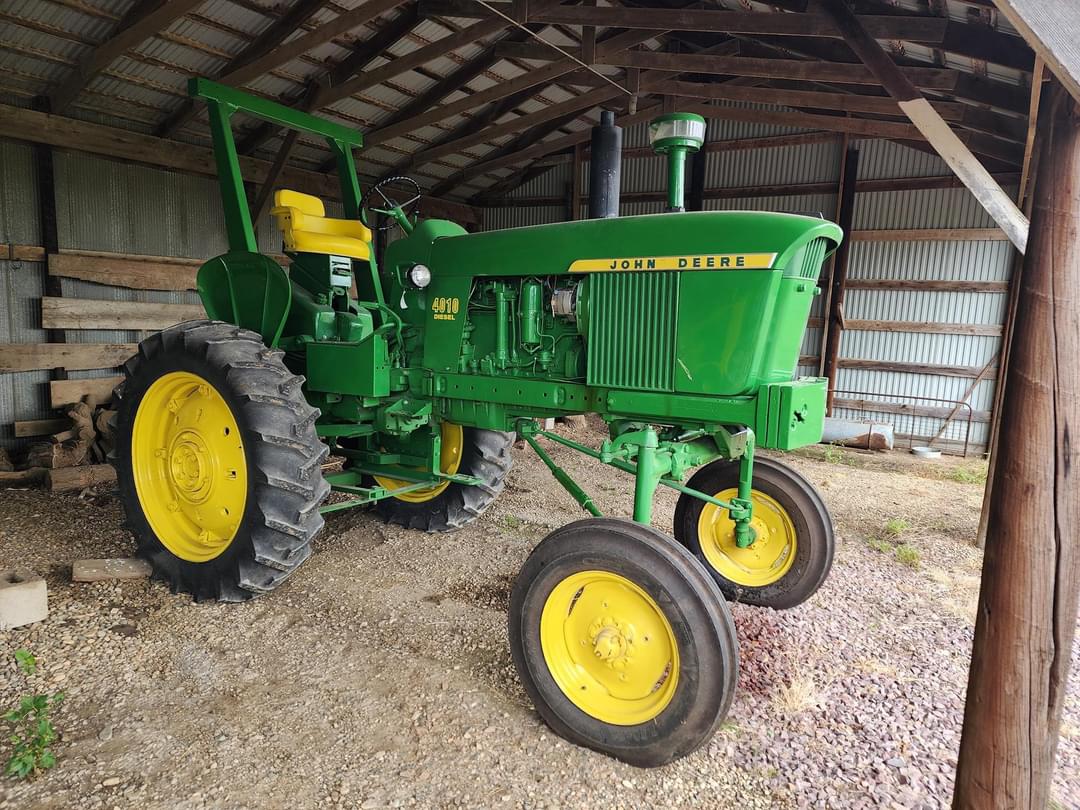 Image of John Deere 4010 Primary image