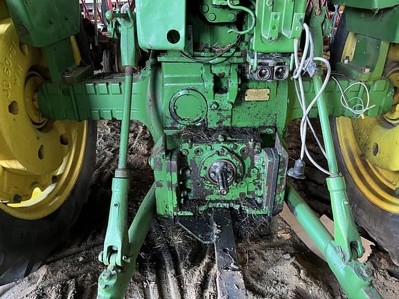 Image of John Deere 4010 equipment image 4