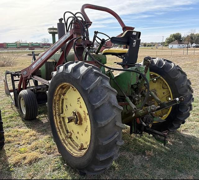 Image of John Deere 4010 equipment image 2