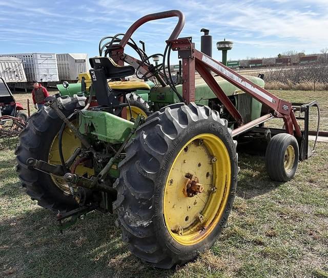 Image of John Deere 4010 equipment image 4