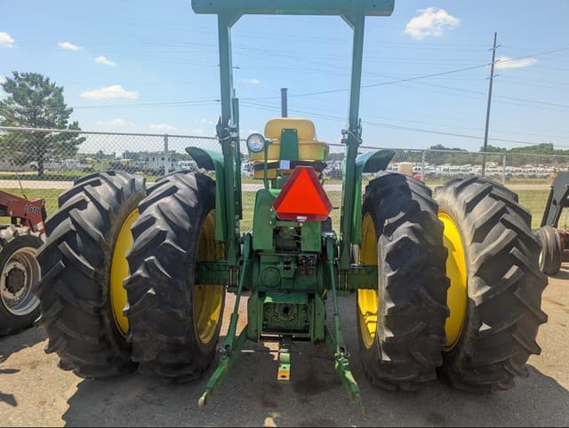 Image of John Deere 4010 equipment image 2