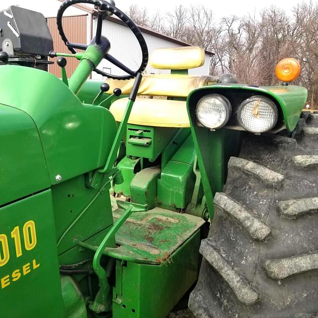 Image of John Deere 4010 equipment image 4