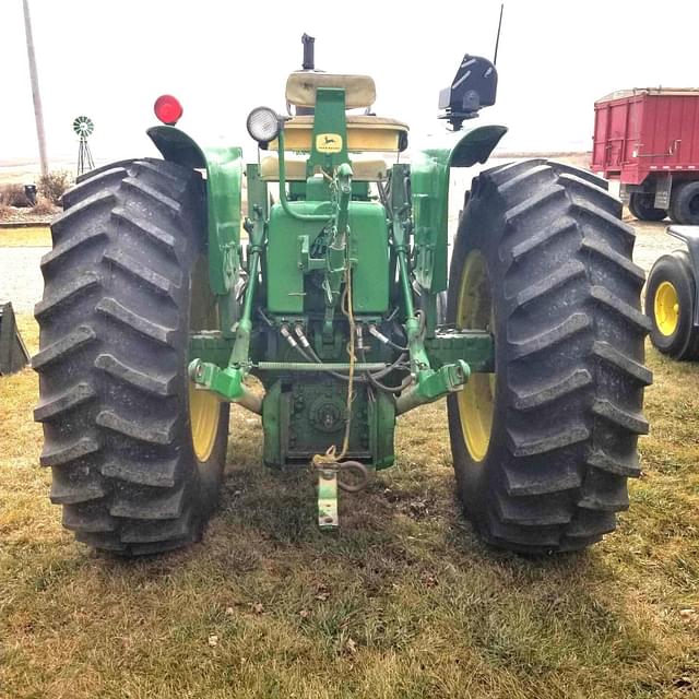 Image of John Deere 4010 equipment image 1