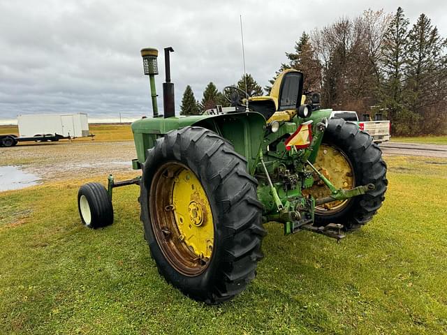 Image of John Deere 4010 equipment image 3