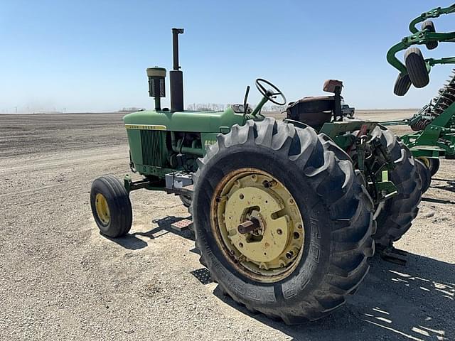 Image of John Deere 4010 equipment image 2
