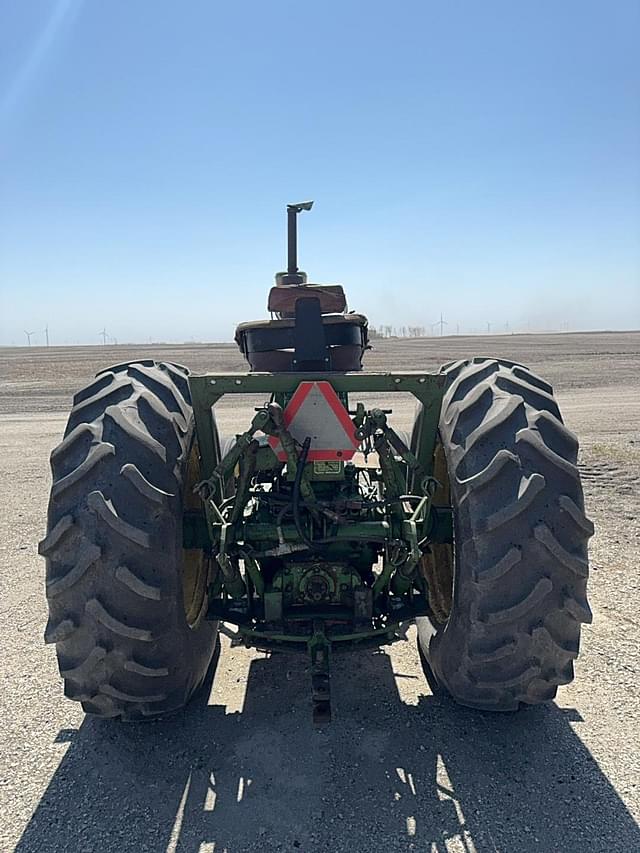 Image of John Deere 4010 equipment image 3