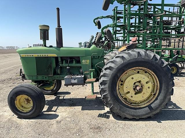 Image of John Deere 4010 equipment image 1
