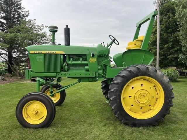 Image of John Deere 4010 equipment image 1