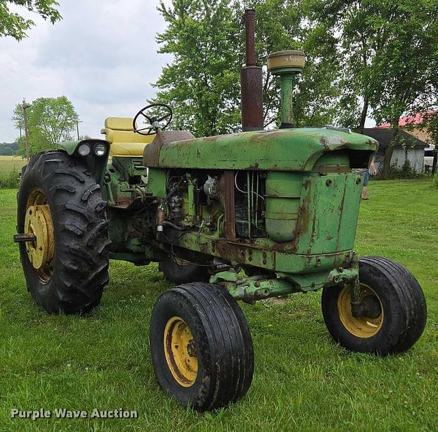 Image of John Deere 4010 equipment image 2