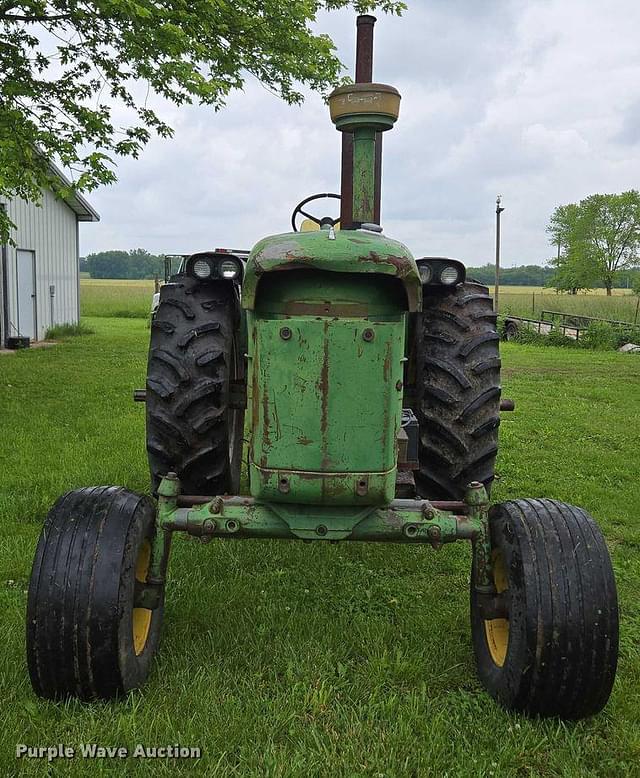 Image of John Deere 4010 equipment image 1