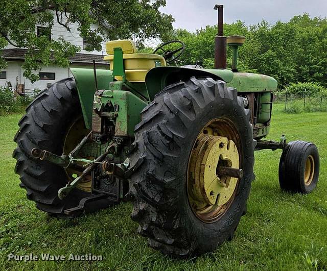 Image of John Deere 4010 equipment image 4