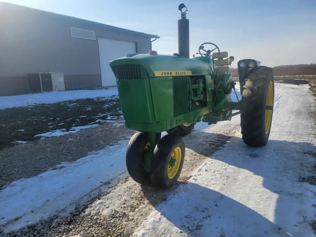 Image of John Deere 4010 equipment image 2