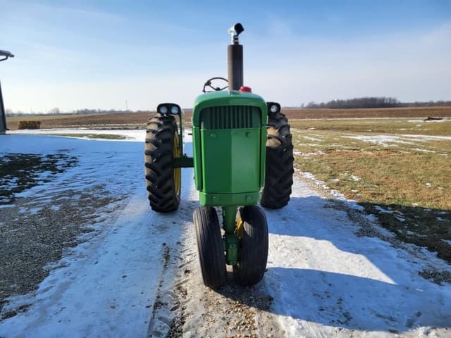 Image of John Deere 4010 equipment image 4