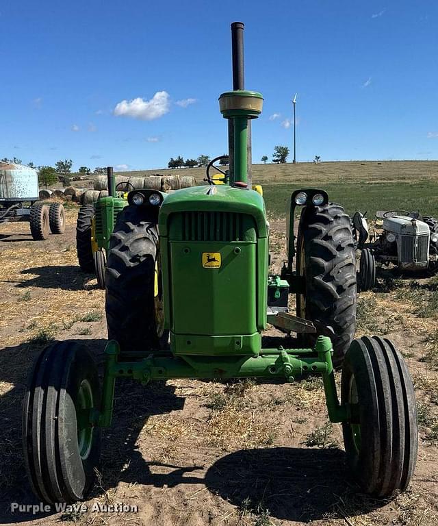 Image of John Deere 4010 equipment image 1