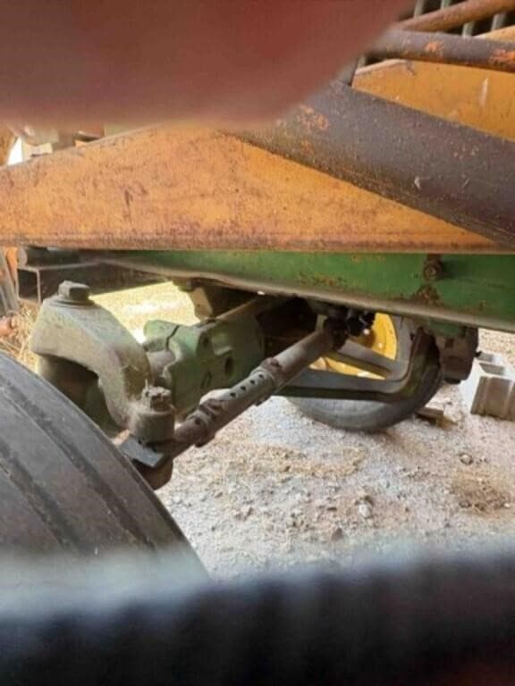 Image of John Deere 4010 equipment image 2
