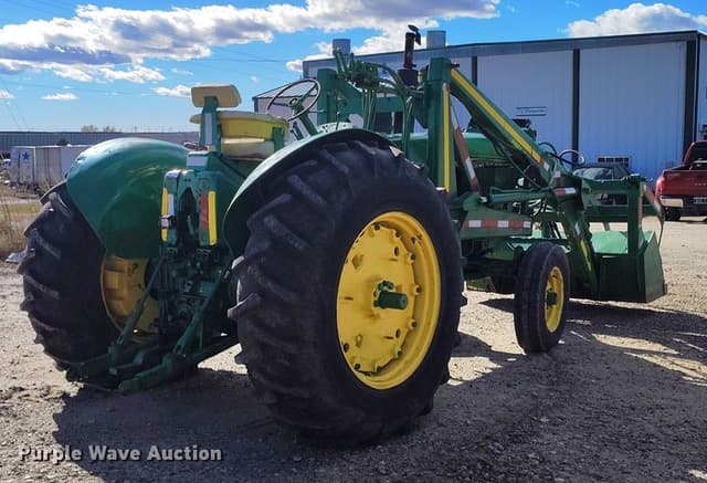 Image of John Deere 4010 equipment image 4