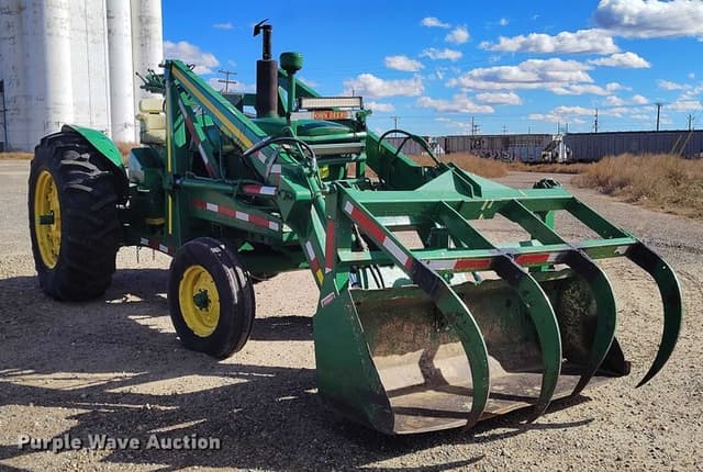 Image of John Deere 4010 equipment image 2