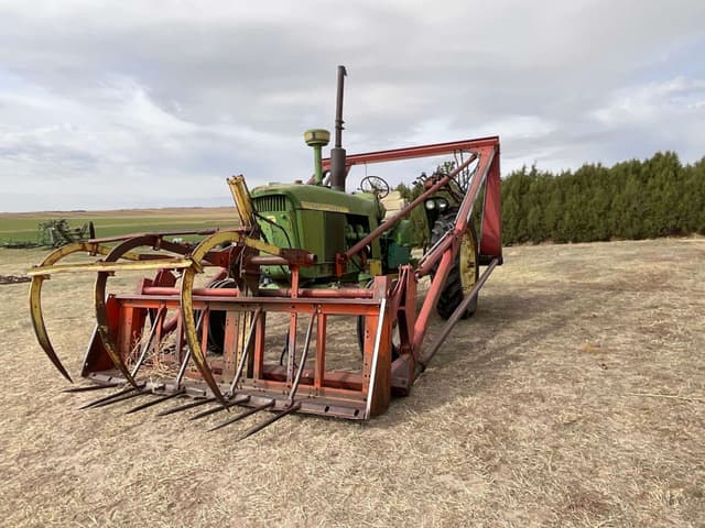 Image of John Deere 4010 equipment image 1