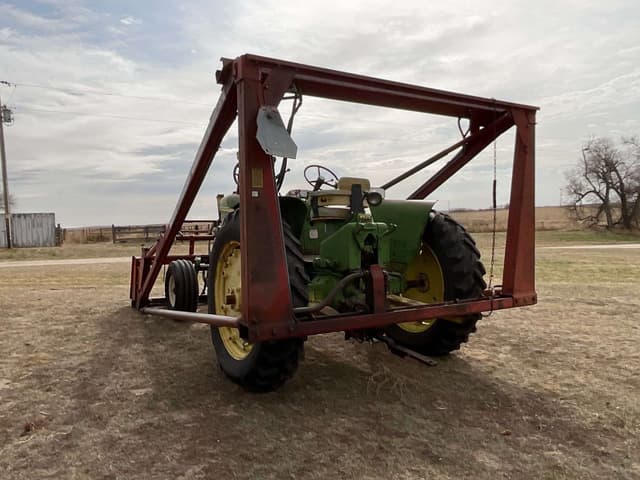 Image of John Deere 4010 equipment image 3