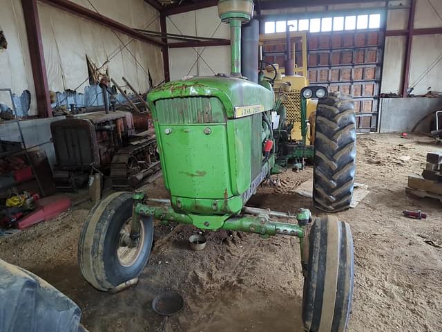 Image of John Deere 4010 equipment image 1