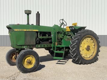 Main image John Deere 4010D