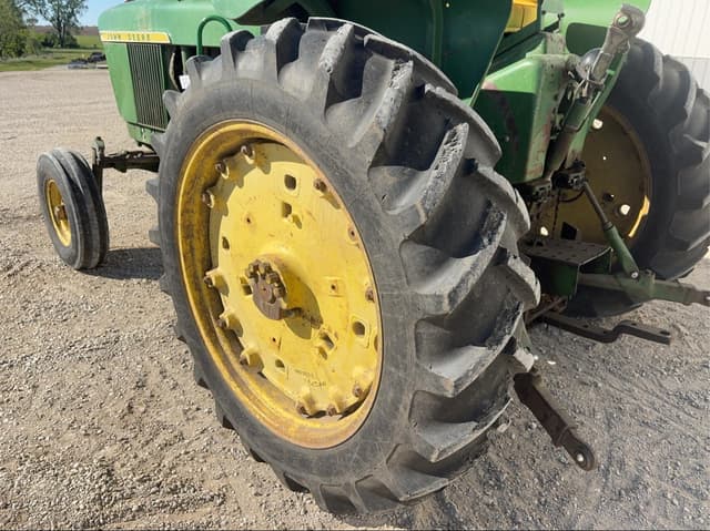 Image of John Deere 4010D equipment image 3