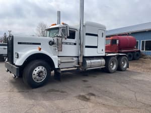 1961 Kenworth W925 Image