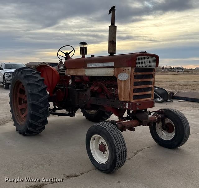 Image of Farmall 560D equipment image 2