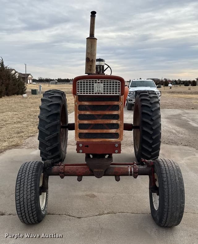 Image of Farmall 560D equipment image 1