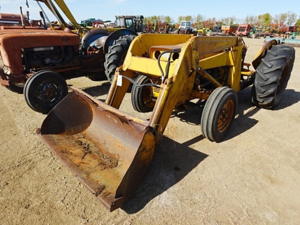 1961 Massey Ferguson 202 Equipment Image0