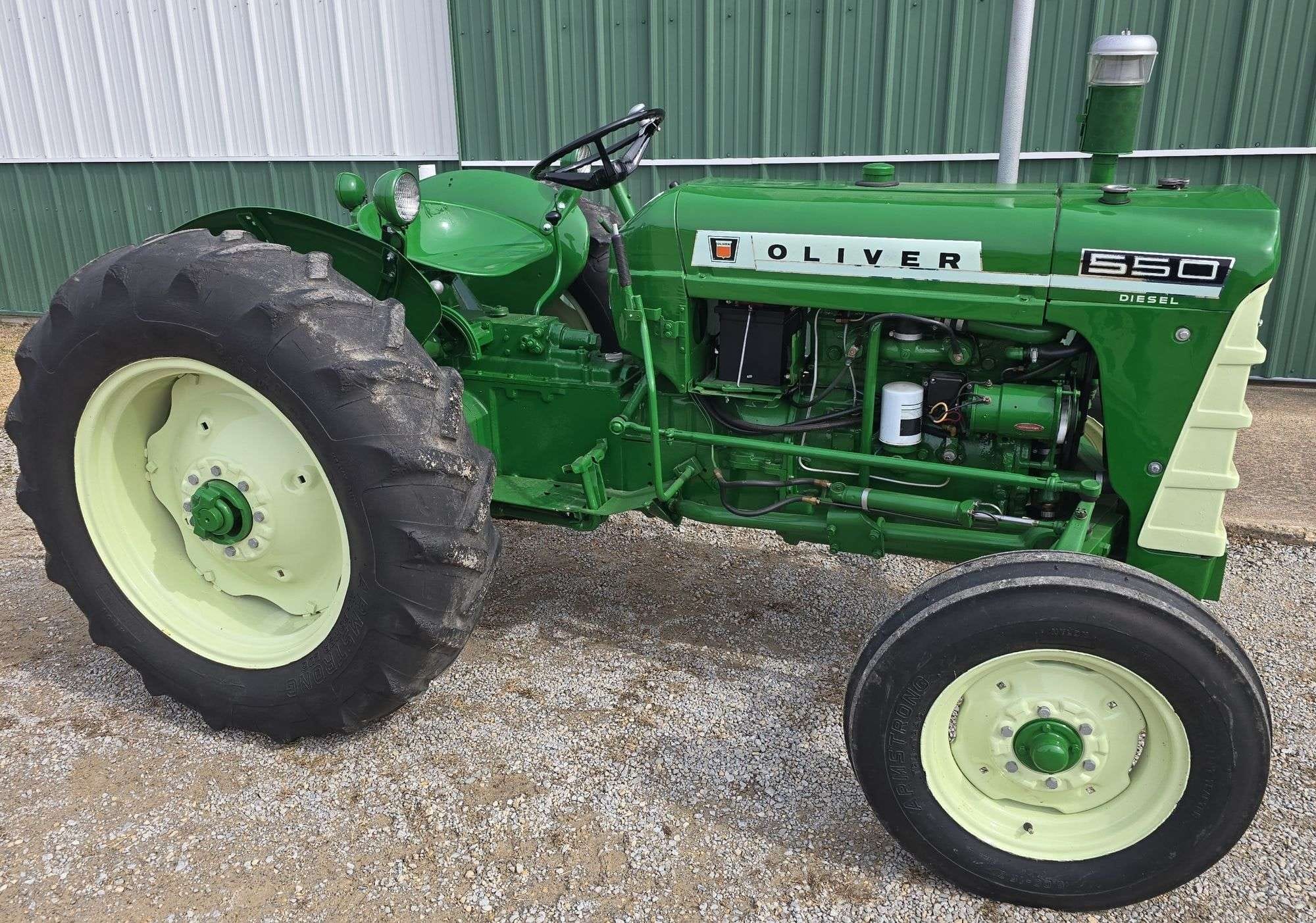 1961 Oliver 550 Equipment Image0