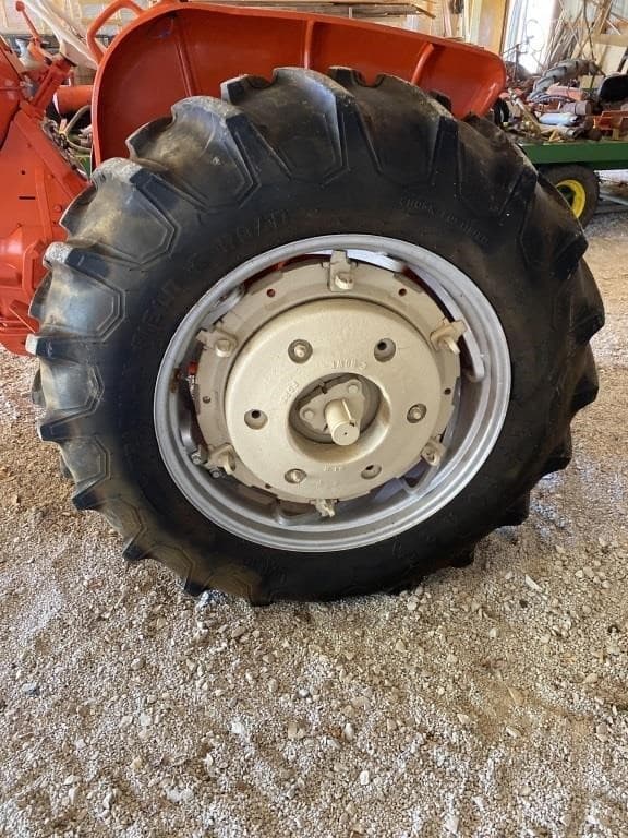 Image of Allis Chalmers D19 equipment image 3