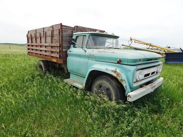 Image of Chevrolet 60 equipment image 1