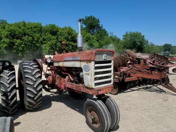 Main image Farmall 560