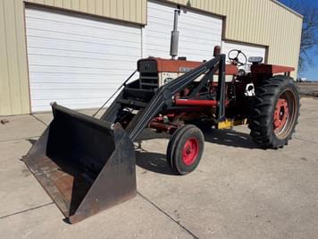 Main image International Harvester 560