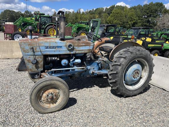 Image of Ford 2000 equipment image 3