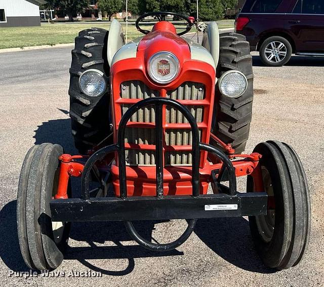 Image of Ford 841 equipment image 1