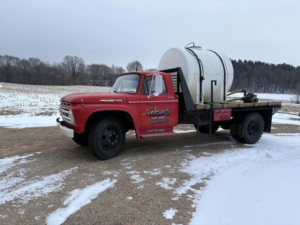 Image of Ford F-600 Primary image