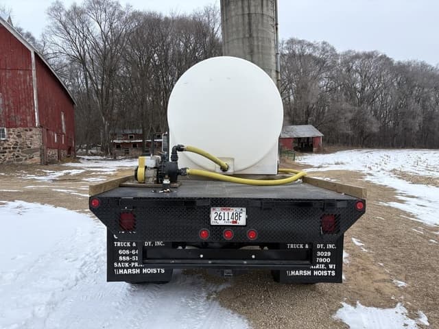 Image of Ford F-600 equipment image 4