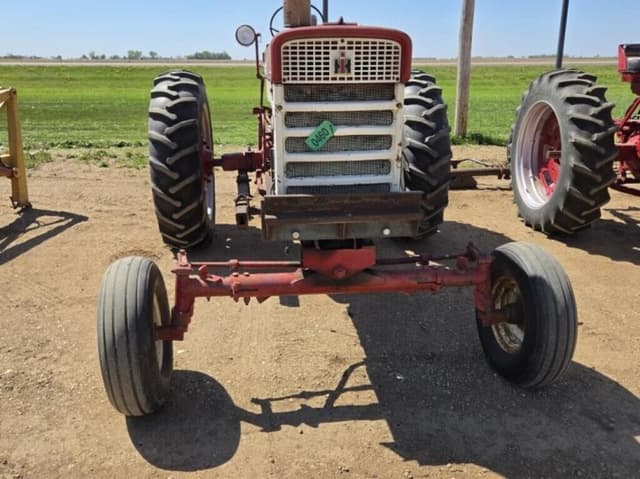 Image of International Harvester 560 equipment image 1