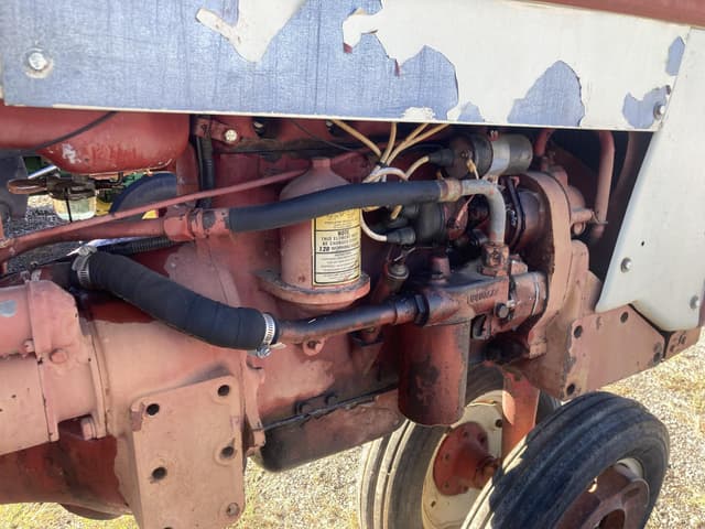 Image of International Harvester 404 equipment image 4