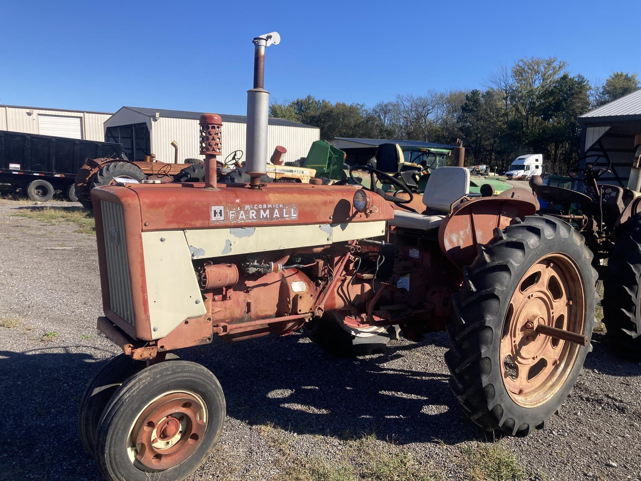 1962 International Harvester 404 Equipment Image0